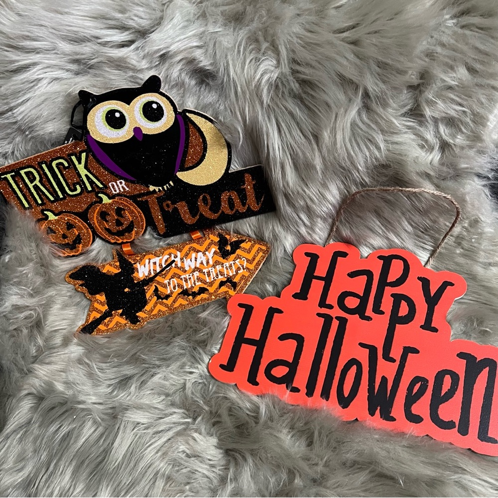 2 Piece Halloween Decorations NWOT